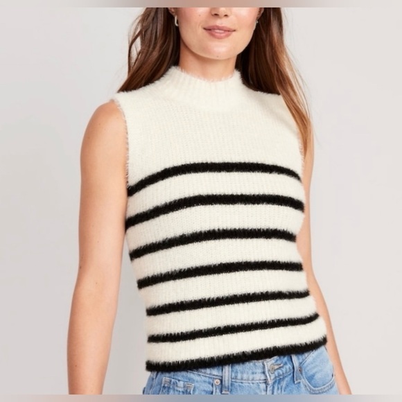 Old Navy Mock Neck Eyelash Sleeveless Striped Sweater Size M - Picture 2 of 7
